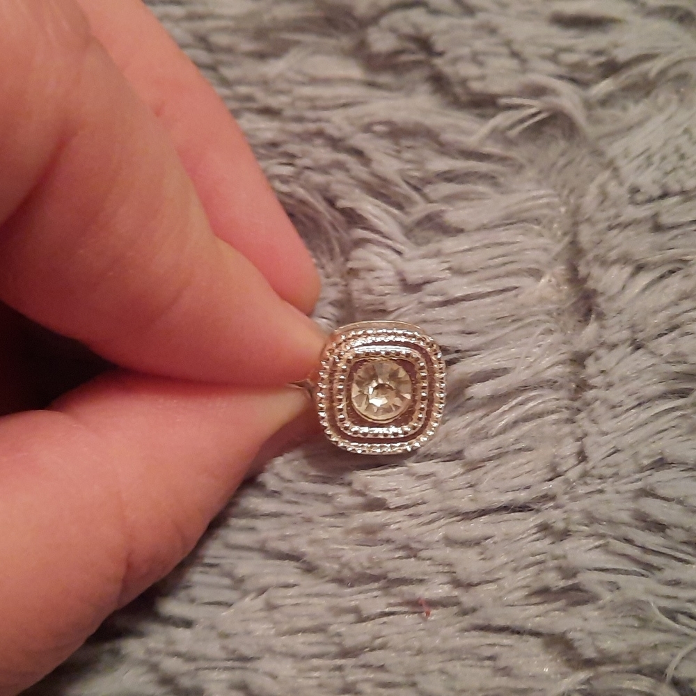 EARRINGS - Picture 2 of 3